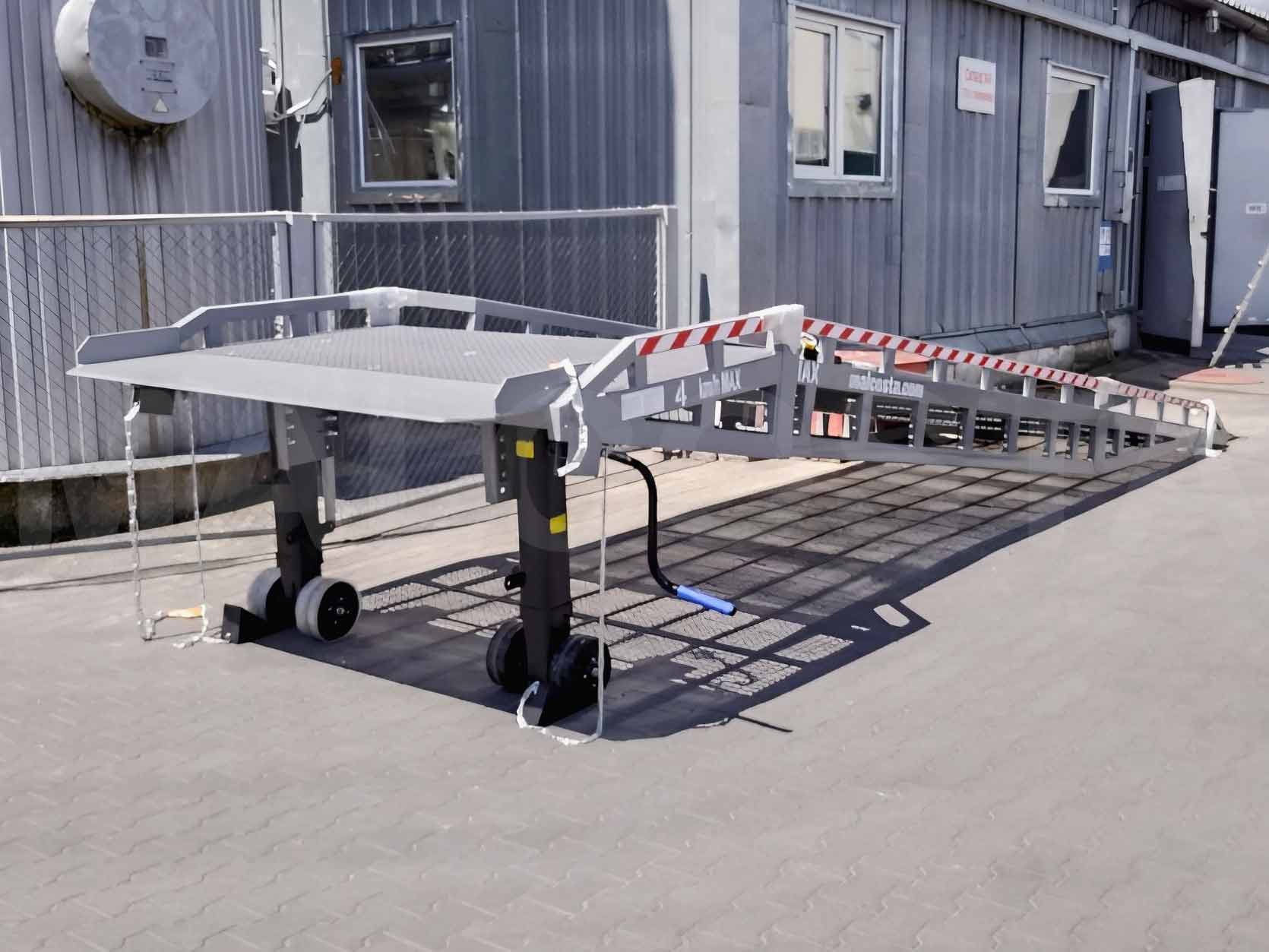 Mobile ramp MALCOSTA-MR-05